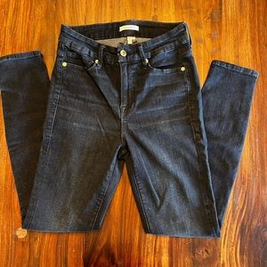 Like new: Good American, dark wash, stretchy, skinny jeans, size 6